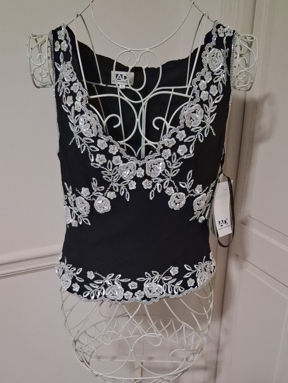 Andretta Donatello Black V-Neck Embellished Women's Camisole